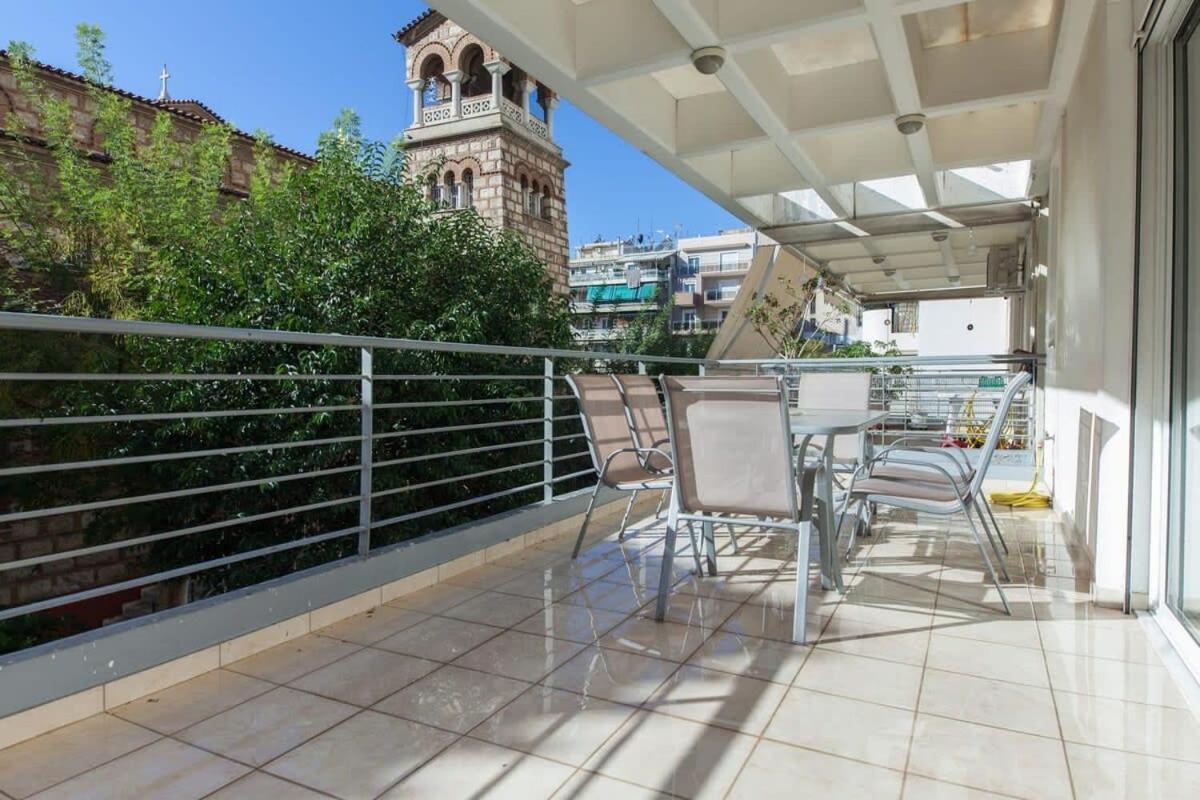 Scenic Balcony In Vibrant Petralona Apartmán