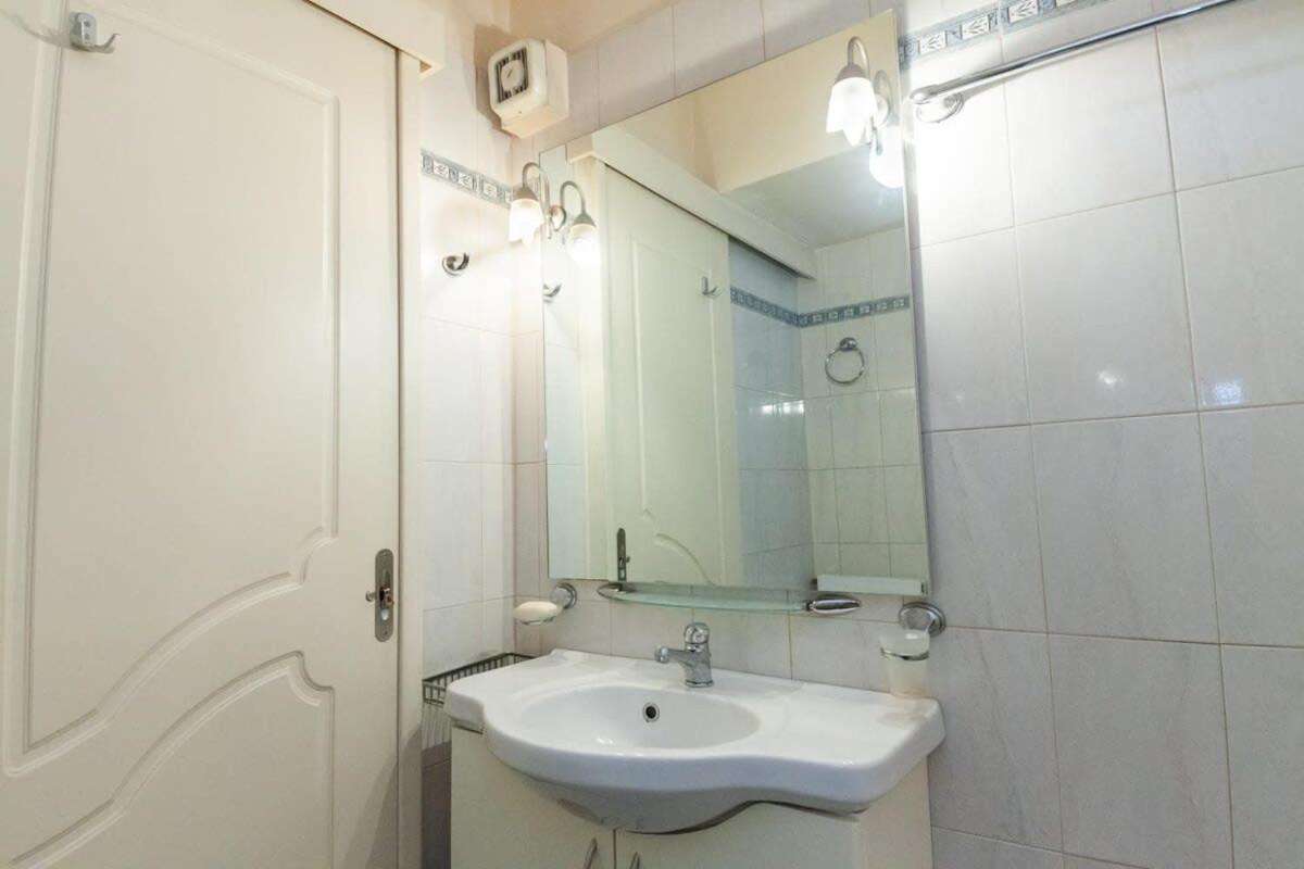 Appartamento Scenic Balcony In Vibrant Petralona Atene